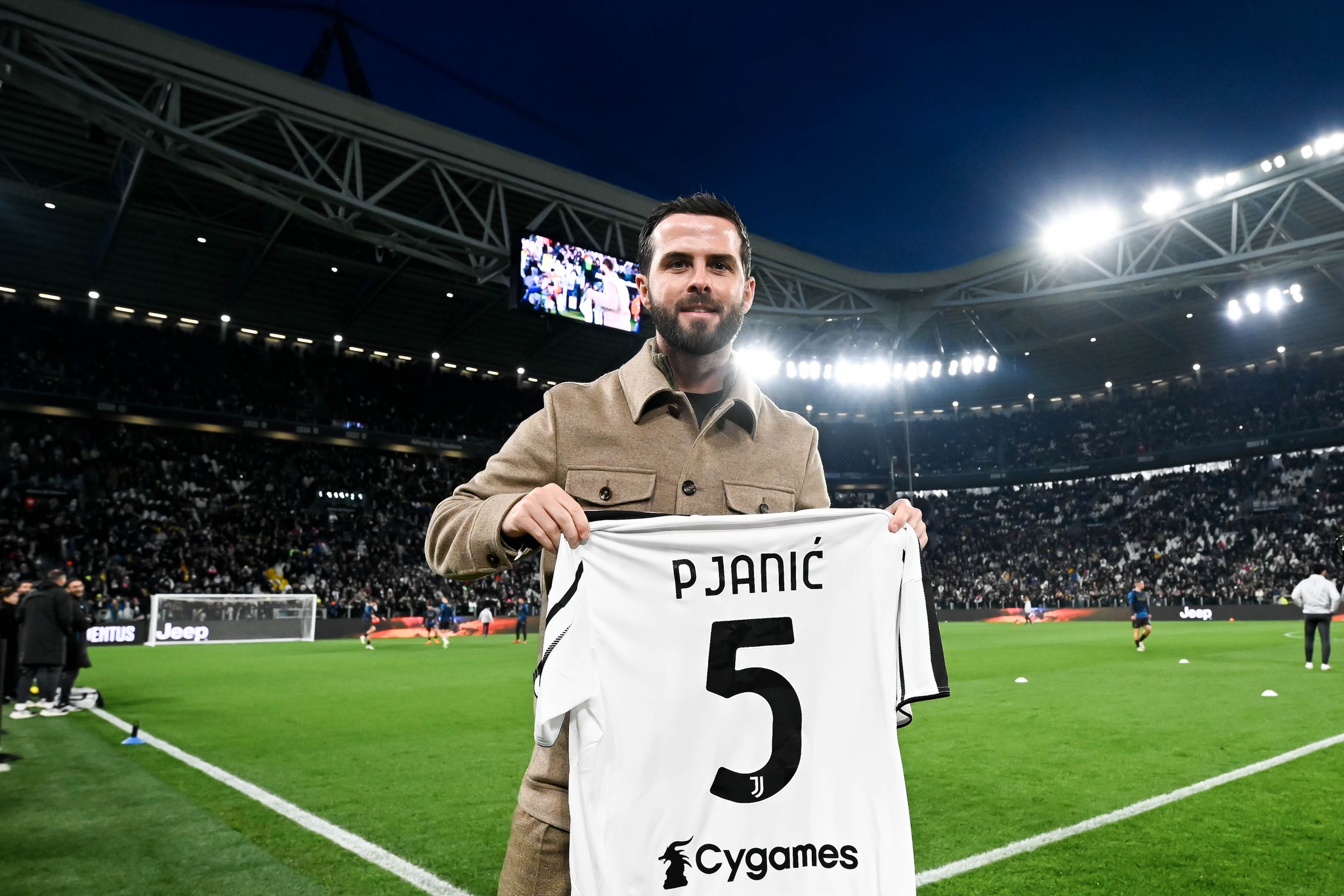 Kraj jedne velike karijere: Miralem Pjanić se zvanično oprostio od fudbala!
